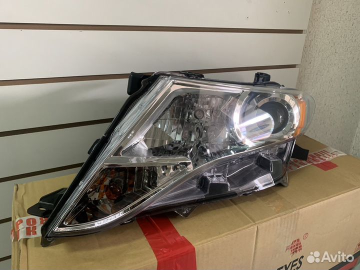 Фара левая Toyota Venza 2009-2017 галоген
