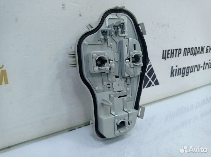 Плата фонаря левая Skoda Yeti 1 5L6 рестайлинг