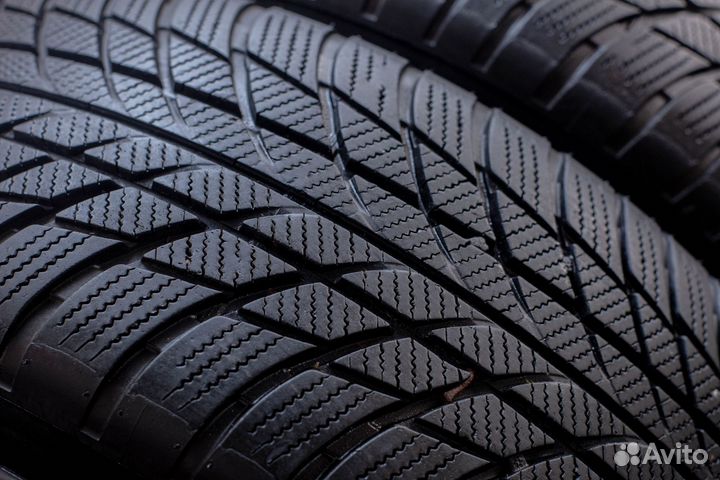 Bridgestone Blizzak LM-001 205/60 R17 93H