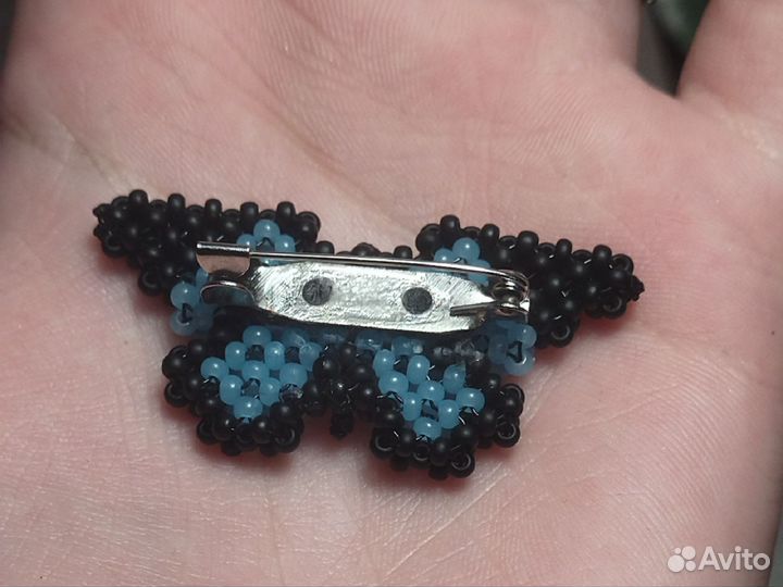 Брошь из бисера