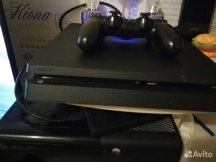 Sony PS4 slim 1tb. 10.50