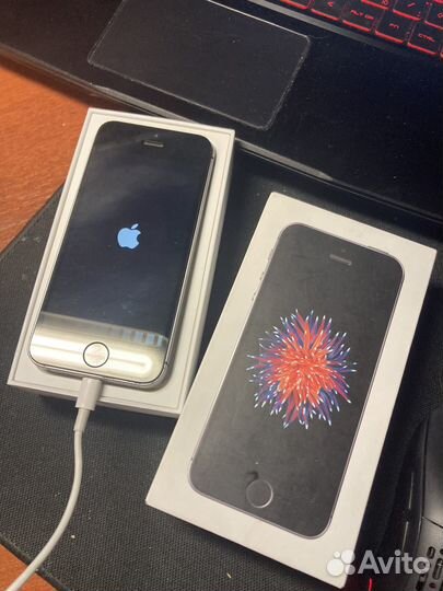 iPhone SE, 32 ГБ