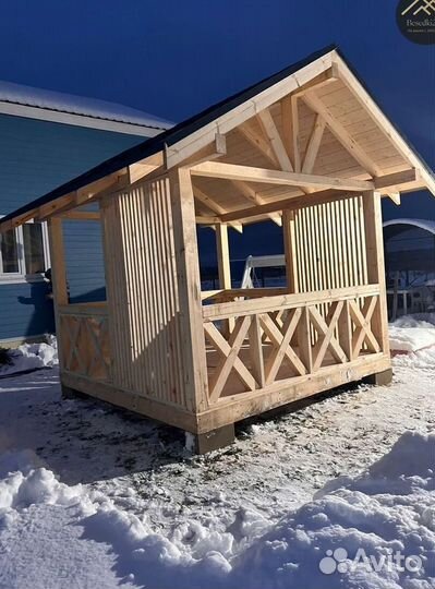 Беседка деревянная на сваях