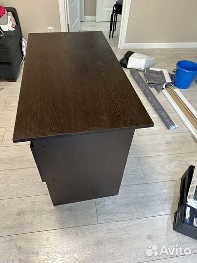 Письменный стол