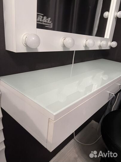 Гримерный стол