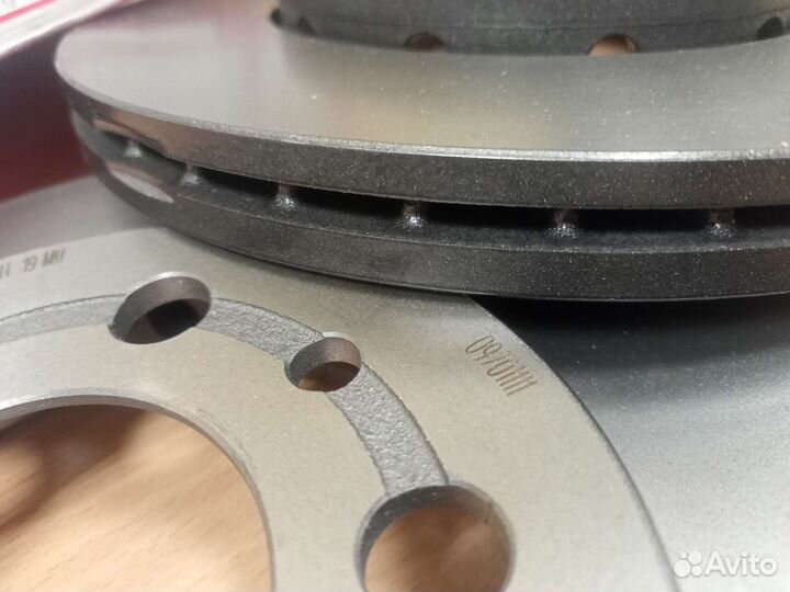 Передние тормозные диски Brembo 09.7011.11