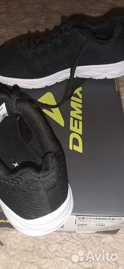 Кроссовки детские