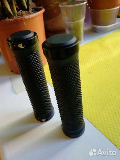 Грипсы, ручки на руль с зажимами