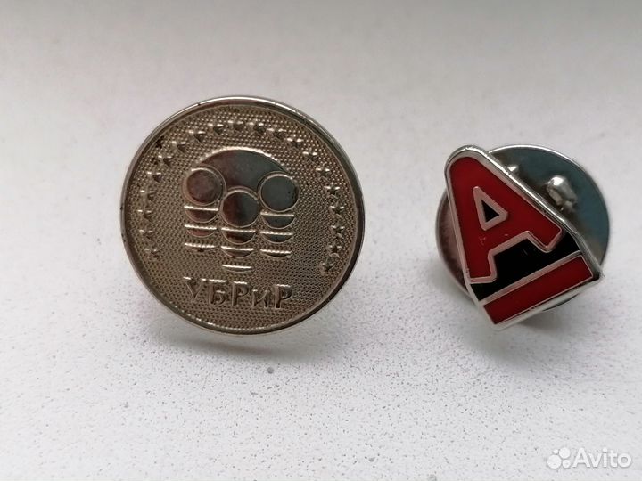 Значки жетоны