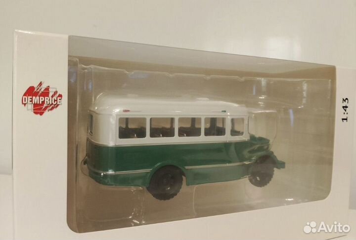 Модель автомобиля 1:43