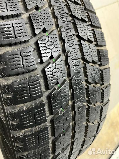 Toyo Observe GSi-5 275/40 R22 107Q