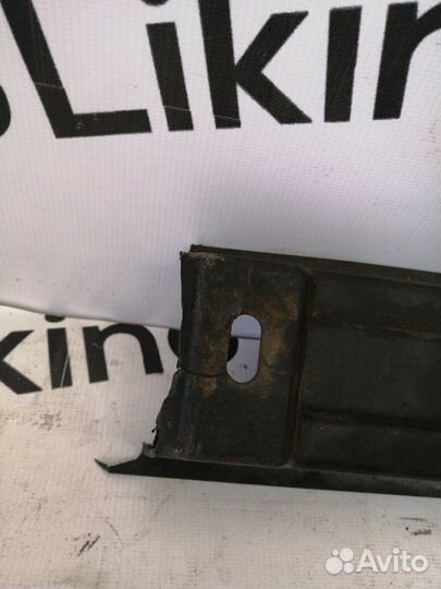Крепление порога левое Mercedes Gl X164