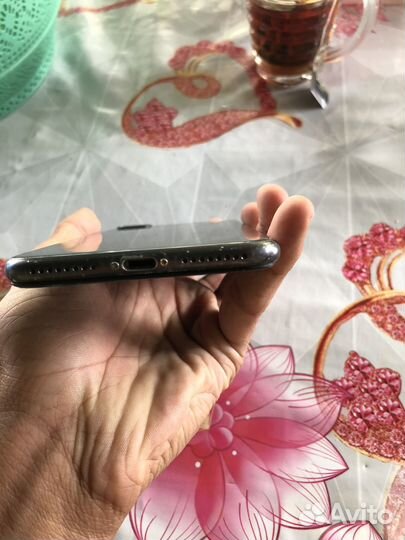 Телефон iPhone 8 plus