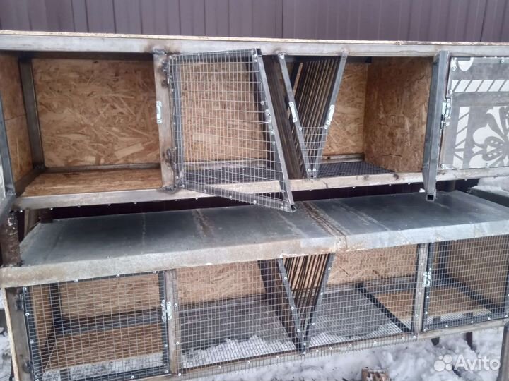 Клетка для кроликов, бункерные кормушки