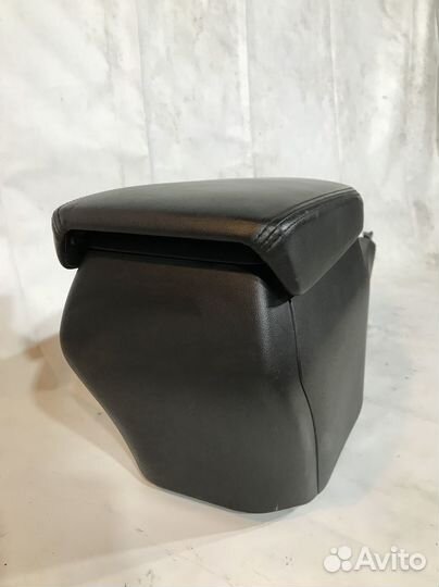 Подлокотник Acura TSX