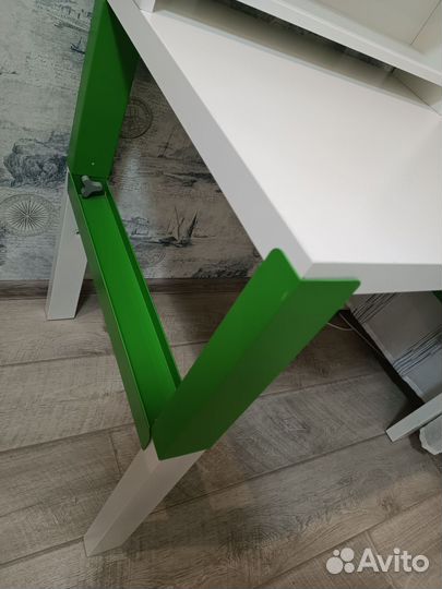 Письменный стол для школьника