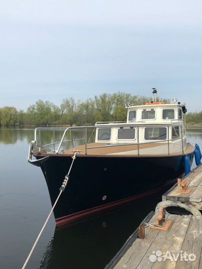 Шикарная моторная яхта