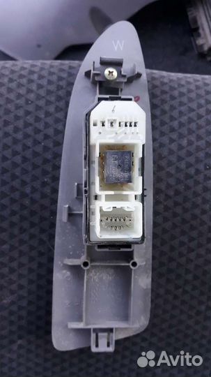 Кнопки toyota voxy azr60