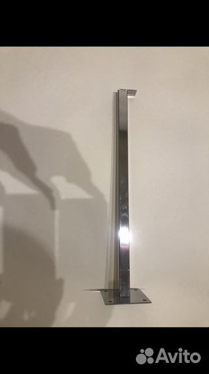 Вешалка настенная металлическая