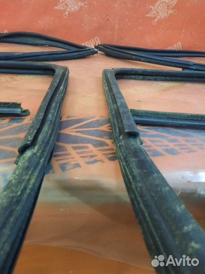 Уплотнительная резинка Renault Logan 2 1 2017