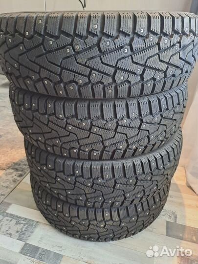 Pirelli Ice Zero 215/70 R16 104T