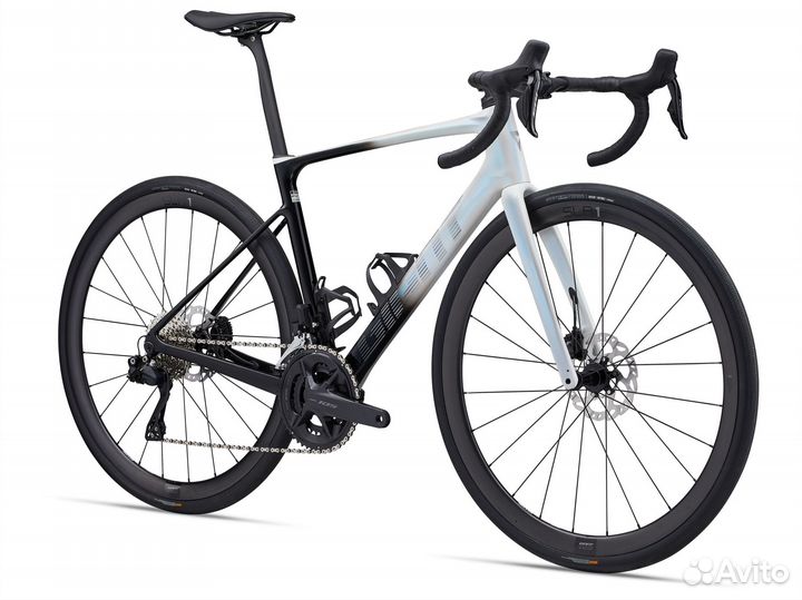 Шоссейный велосипед Giant Defy Advanced Pro 1