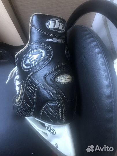 Коньки хоккейные профессиональные