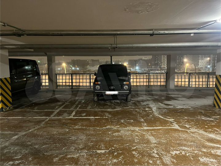 Машиноместо, 10 м²