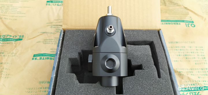 Регулятор давления топлива DeatschWerks 8AN (USA)