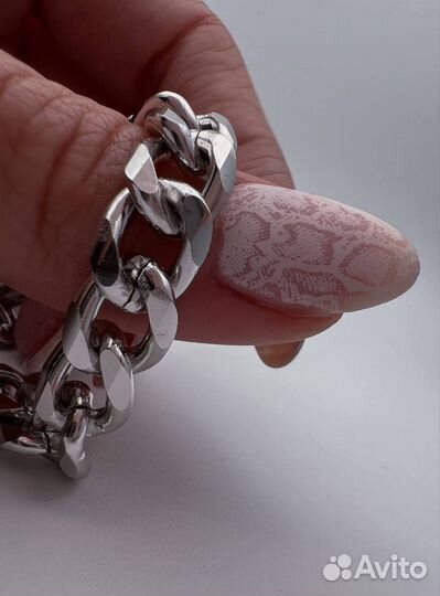 Маникюр на дому