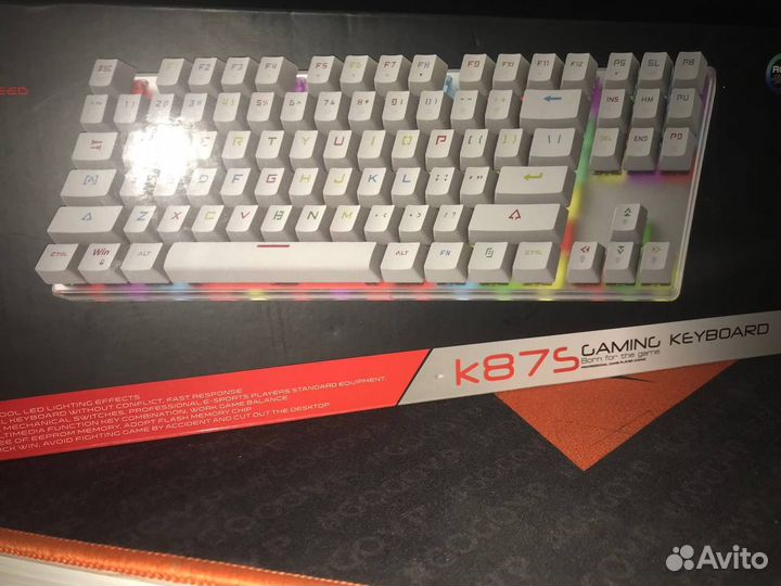 Игровая клавиатура с подсветкой