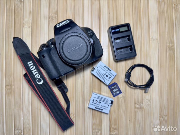 Зеркальный фотоаппарат canon 600d