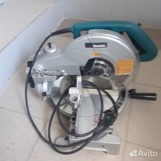 Торцовочная пила Makita LS 1040
