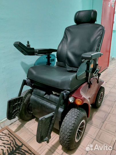 Инвалидная коляска с электроприводом