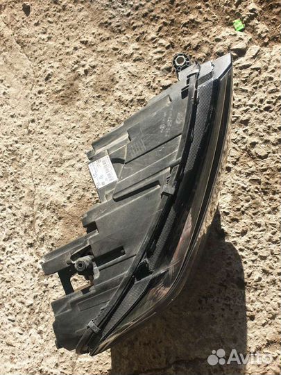 Volkswagen polo 20- фара левая