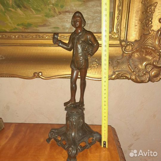 Антикварная скульптура архитектор