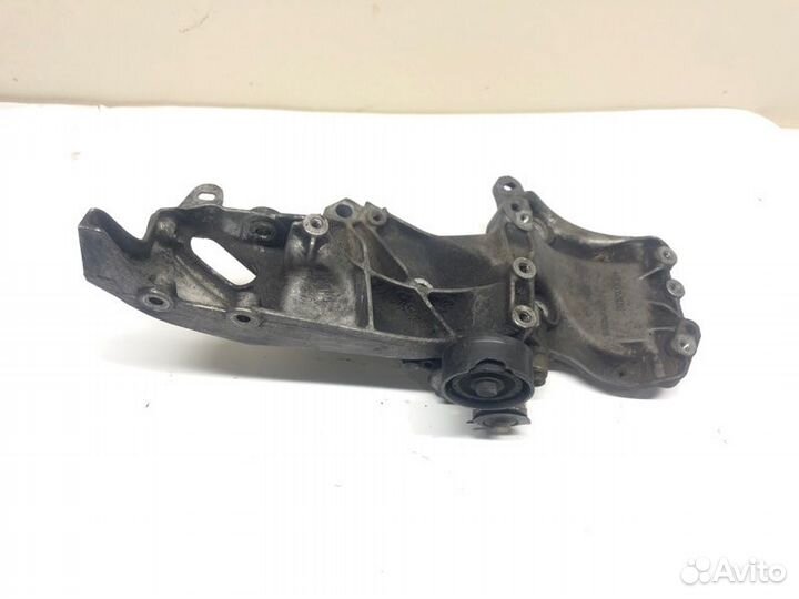 Кронштейн генератора Renault Symbol 1 седан K7J