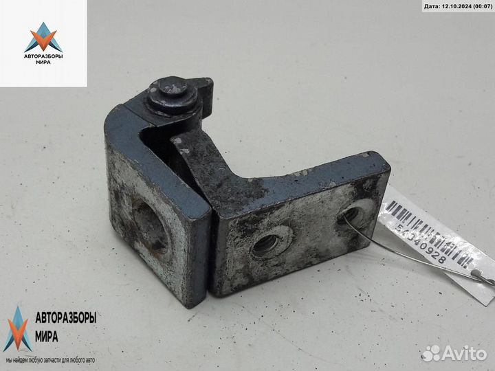 Петля двери Skoda Octavia 2 (A5) рест. 2008