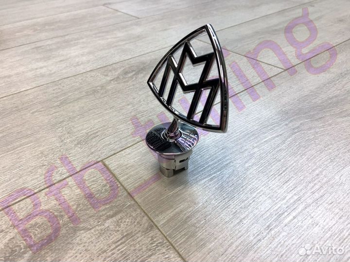 Эмблема-прицел капота Maybach