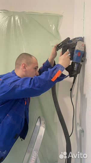 Бригада электромонтажников. Услуги электрика
