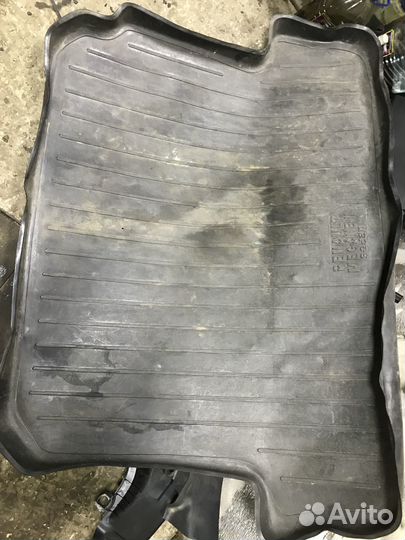 Коврик багажника Renault Megane 2