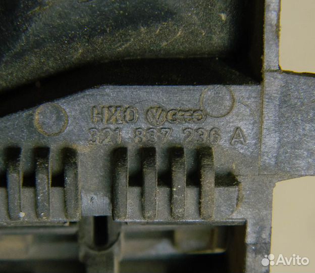 Ручка двери зад. правой внутренняя VW Golf 2