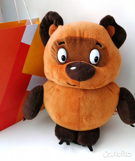 Мягкие игрушки: Винни Пуx, и др медведи