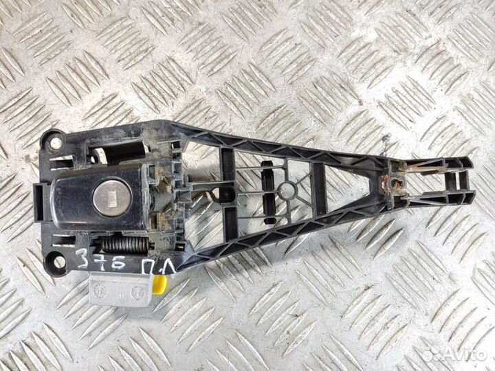 Кронштейн ручки передней левой Opel Astra H