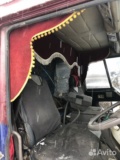 Салон Митсубиси Фусо файтер
