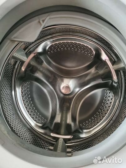 Продам стиральную машину автомат на запчасти