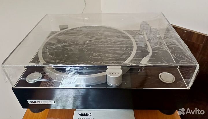 Виниловый проигрыватель Yamaha GT-2000