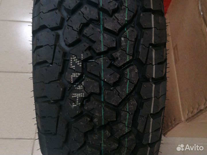 Comforser CF1100 215/65 R16 102H