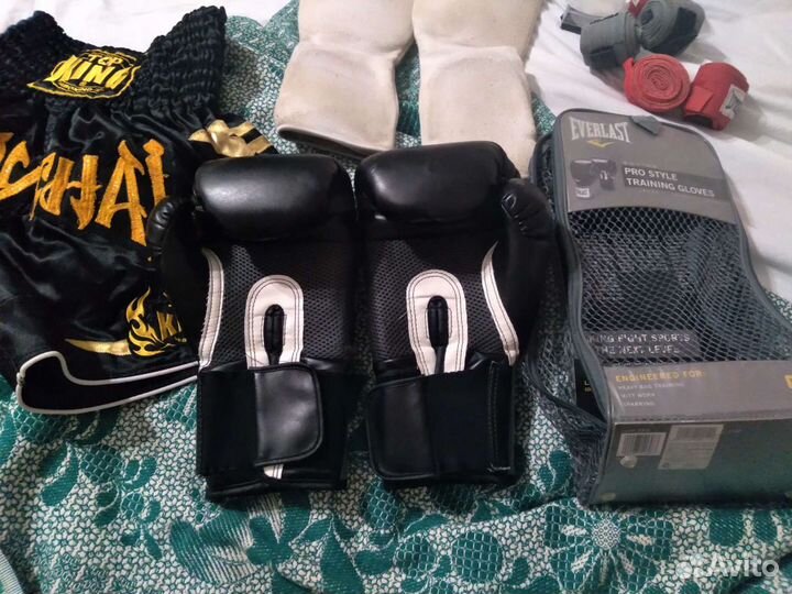 Боксерские перчатки