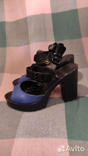 Босоножки женские